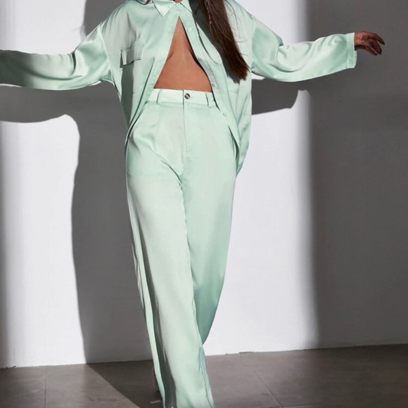 (M) size 6 Drop shoulder flap pocket blouse & pants set - Picture 4 of 13